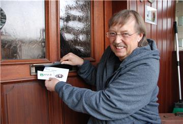 Schon im Dezember freute sich Helmut Marschall über 1000 Euro im Briefkasten. Nun hatte ein anonymer Spender dort wieder 1000 Euro hinterlassen.
