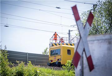 Reparatur der Oberleitung auf Höhe Wiesenstraße in Bremerhaven 