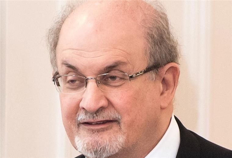 Salman Rushdie hat wegen Messerattacke sein Augenlicht verloren Schriftsteller Salman Rushdie vor dem Attentat