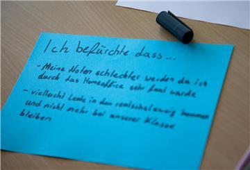 Schule unter Corona-Bedingungen: In der Oberschule Achtern Diek in Dorum haben Schüler aufgeschrieben, was sie bewegt.