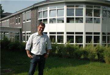Schulleiter Sven Evers hatte in den vergangenen Jahren immer wieder Grund, sich über die Entwicklung der Kooperativen Gesamtschule Sittensen zu freuen. Jetzt darf er wieder lächeln, denn die Schule erhält einen neuen, „identitätsstiftenden Namen mit regionalem Bezug“, so wie die Schule es sich gewünscht hat.
