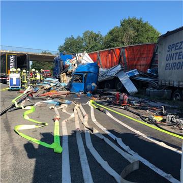 Schwerer Unfall auf der A27 bei Verden.