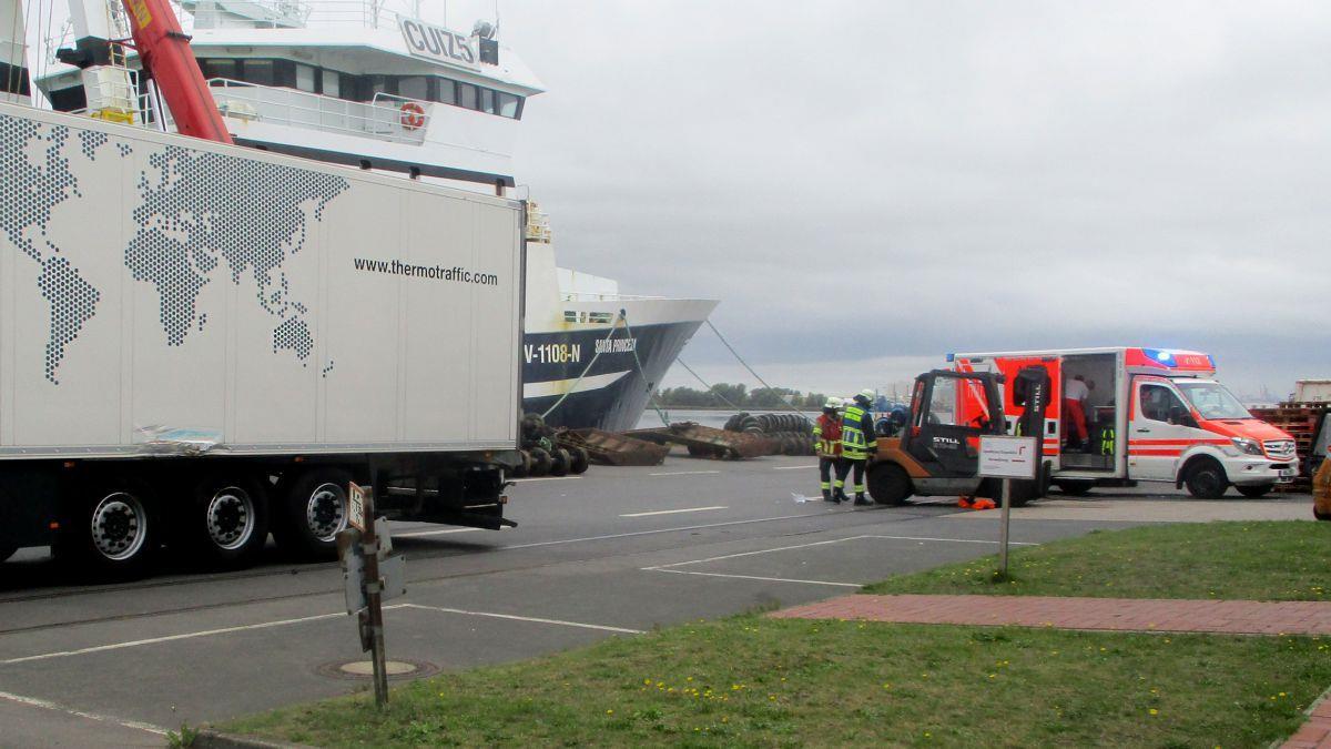Schwerer Unfall im Bremerhavener Fischereihafen.