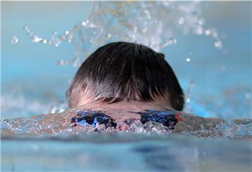 Schwimmen ist gesund und fördert die Ausdauer.