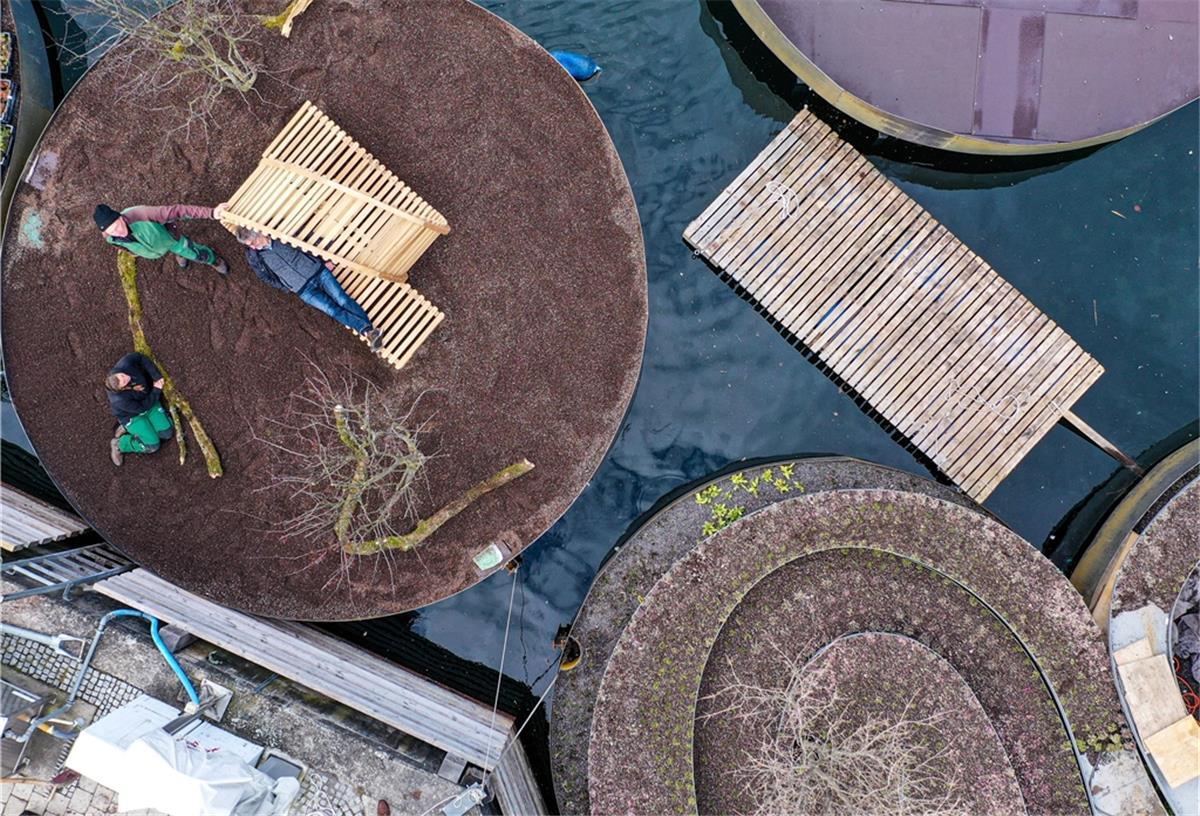Schwimmende Gärten, wie hier auf der Gartenschau am Bodensee zu sehen, sollen auch in der Cuxhavener Landesgartenschau bilden.