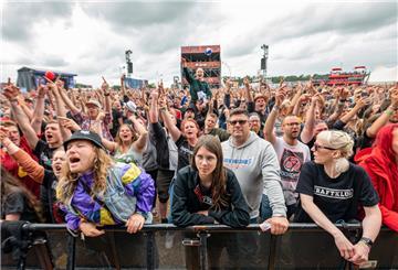 Schwungvoller Auftritt der Rogers auf der Fire-Stage am Samstag-Nachmittag.