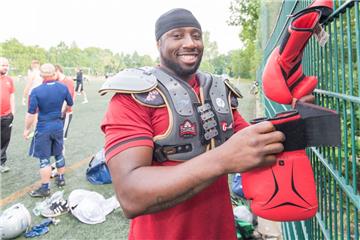 Seahawks-Neuzugang Garcia Fineto hat die Boxhandschuhe "an den Nagel" gehängt und sein Glück beim American Football gefunden. 