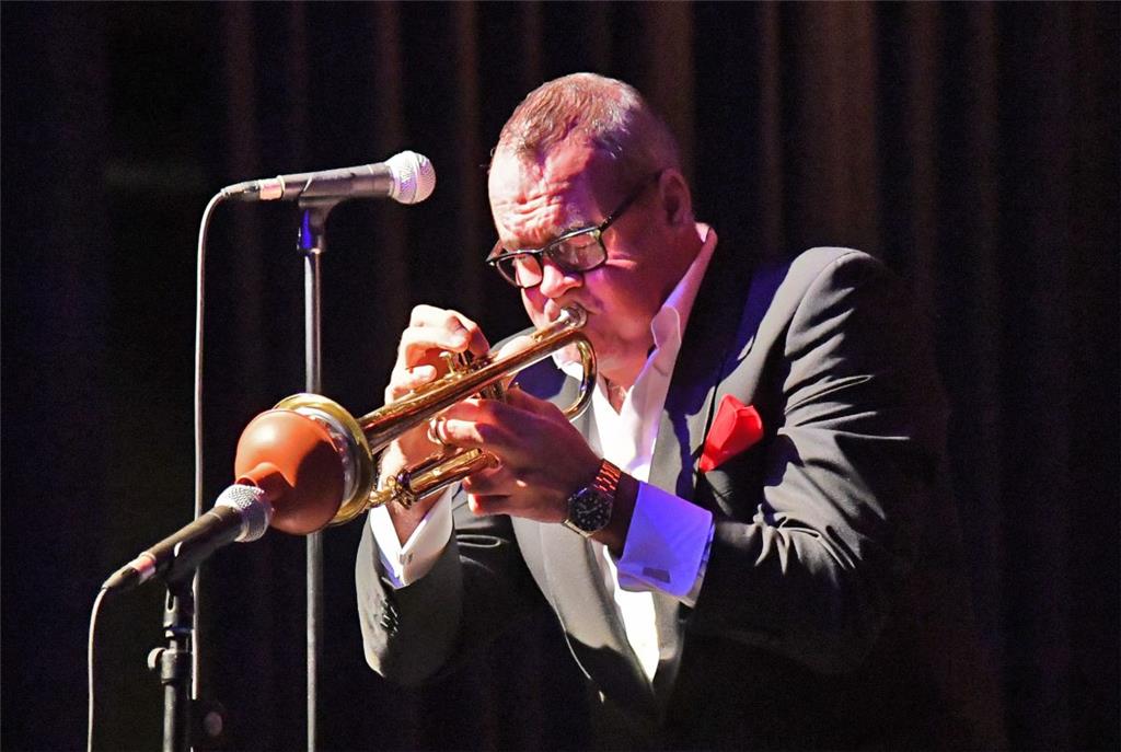 Seaside Jam in der Stadthalle mit Jeff Cascaro. Foto Scheschonka