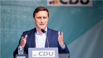 Sebastian Lechner, Landesvorsitzender der CDU Niedersachsen, spricht bei einem Wahlkampfauftritt der CDU zur Europawahl.