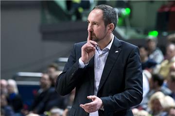 Bleibt Sebastian Machowski Trainer bei den Eisbären Bremerhaven? Diese Frage ist noch immer offen.