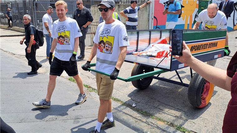 Sebastian Vettel nutzt Grand-Prix-Wochenenden, um auf gesellschaftliche Probleme aufmerksam zu machen. 