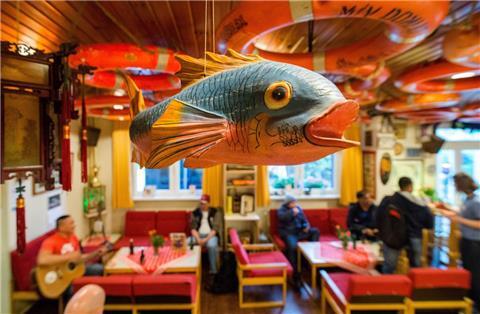 Seemannsmissionen wie die Mission Duckdalben in Hamburg kümmern sich um Seeleute.