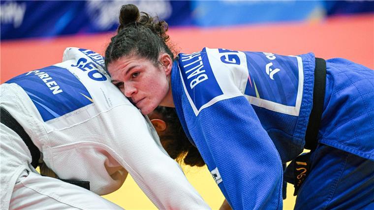 Seija Ballhaus (r.) erkämpfte bei der Judo-EM die Goldmedaille.