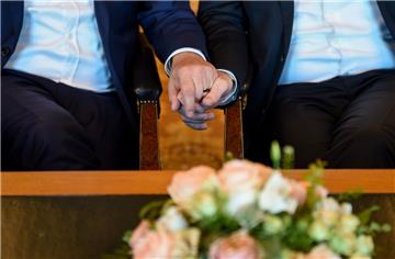 Seit 1. Oktober dürfen gleichgeschlechtliche Paare heiraten - auch in Bremerhaven.