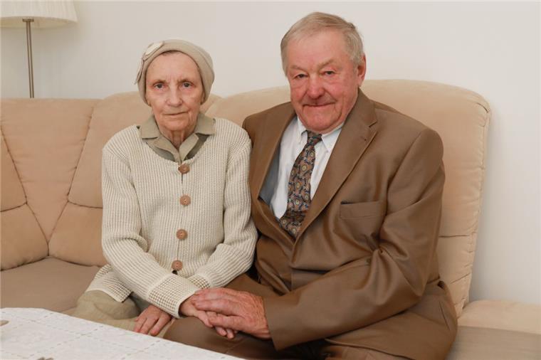 Seit 1992 leben Adelia und Erhard Nikolai in Bremerhaven. Jetzt feiern sie ihre diamantene Hochzeit.