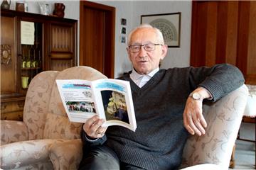 Seit 25 Jahren hat Ewald Albers aus Zeven die Schriftleitung der Mitteilungen des Heimatbundes Bremervörde-Zeven „De Sood“ inne. Mit 80 Seiten ist die 55. Ausgabe in seinen Augen besonders gelungen.