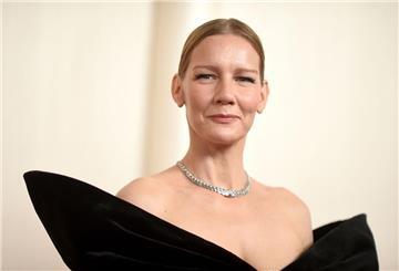 Seit der Oscar-Nominierung bemerkt die Schauspielerin Sandra Hüller, dass ihr Umfeld anders mit ihr umgeht.