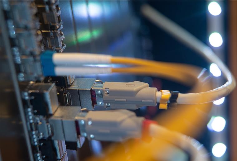 Störung im Netz in Beverstedt: Schaden bei Tiefbauarbeiten Seit Dienstag gibt es Störung im Glasfasernetz. Betroffen ist die Gemeinde Beverstedt.