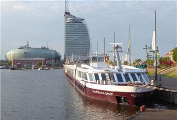 Seit Donnerstagabend liegt der Flusskreuzer "Excellence Pearl" im Neuen Hafen.