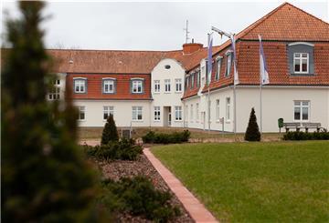 Seit Ende 2015 nutzt Kaesler Nutrition dieses historische Gebäude in der Nordholzer Ortsmitte für seine Verwaltung. Zu konkreten Umzugsplänen möchte sich das Unternehmen aktuell nicht äußern.