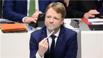 Seit gut zweieinhalb Jahren Finanzminister: Heere nannte Erfolge, aber auch Defizite im öffentlichen Dienst. (Archivbild)