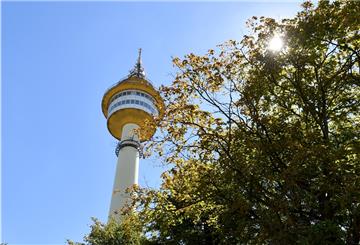 Seit mehr als 50 Jahren ist er Landmarke und prägt Bremerhavens Skyline: Der Richtfunkturm oder auch Radarturm des Wasser- und Schifffahrtsamtes. Voraussichtlich im kommenden Jahr soll der Turm saniert werden.