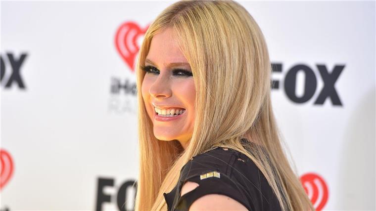 Die ewige Suche nach dem „Skaterboy“ – Avril Lavigne wird 40 Seit mehr als zwei Jahrzehnten eine Größe in der Popmusik: die Kanadierin Avril Lavigne wird 40. (Archivfoto)