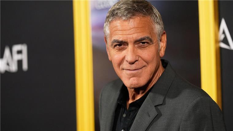 Seit rund 15 Jahren trägt Hollywood-Star George Clooney seine Haare grau - und gilt damit als Vorbild.