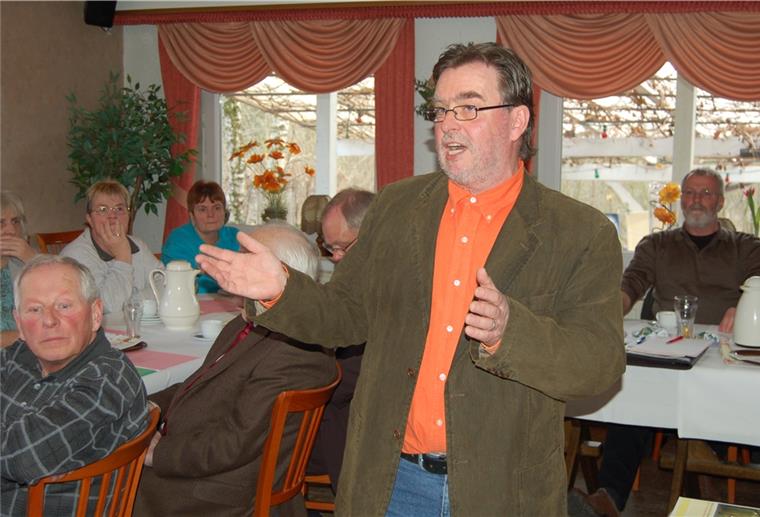 „Schwester“ Heino sagt Tschüss bei der Diakonie Bremervörde-Zeven Seit vielen Jahren als Pflegedienstleiter im Einsatz: Heino Klindworth, hier ein Foto aus dem Jahr 2011.