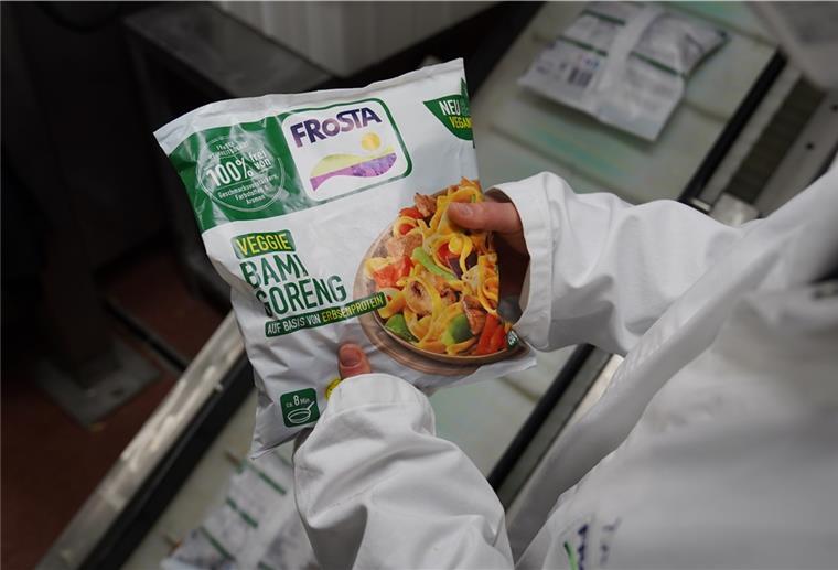 Frosta: Erfolgsmeldung aus Bremerhaven Seit wenigen Monaten auf dem Markt: Veganes Bami Goreng. Frosta will künftig stärker auf fleischlose Produkte setzen.