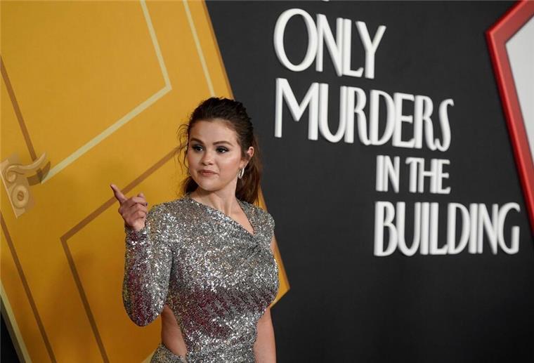 Comeback der Podcastschnüffler: „Only Murders“ ist wieder da Selena Gomez spielt eine junge Künstlerin.