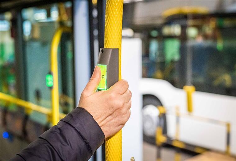 Lebenslanges Senioren-Bus-Ticket kommt später Senioren müssen noch auf ihr Gratis-Ticket warten.