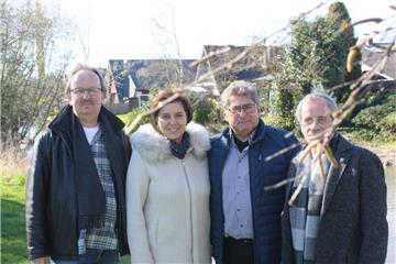Setzen sich für eine Kita in Sandstedt ein: die Ratsmitglieder (von links nach rechts) Werner Hahn (Grüne), Martina Harms (SPD), Hardy Köhler (SPD) und Dietmar Buttler (Linke).