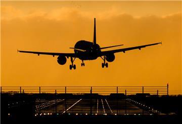 Sex im Flugzeug - das ist für viele Menschen offenbar eine reizvolle Fantasie. Ein Pärchen hat es auf einem Flug nach München nun ausprobiert. (Symbolbild)