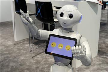 Sex mit Robotern? Damit hat der Roboter "Pepper" der japanischen Firma Softbank nichts am Hut. Ab 2050 könnte der Liebesakt mit Maschinen Realität werden.