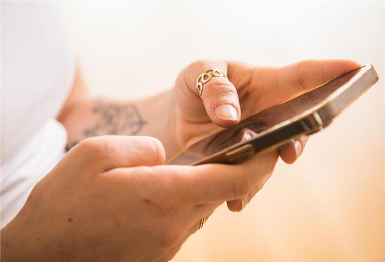 Sicherheits-Update bei Gmail: Google verabschiedet sich von SMS-Codes und bringt eine neue Login-Methode. 