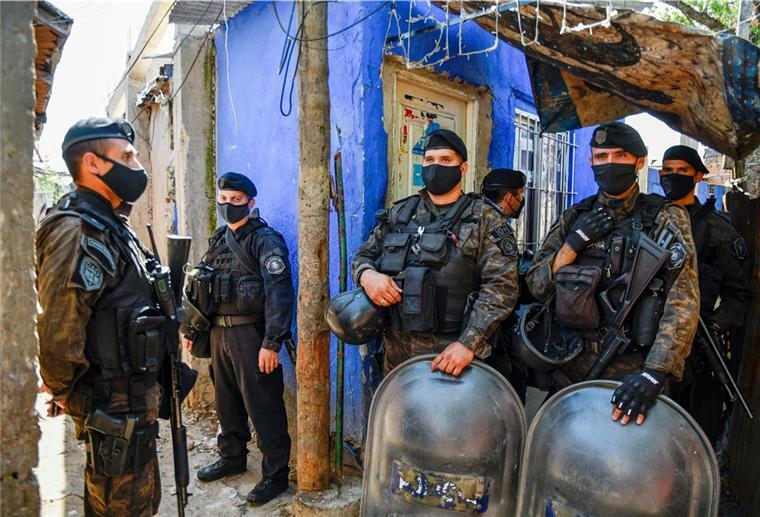 Gepanschtes Kokain konsumiert: 17 Tote in Argentinien Sicherheitskräfte sind während der Festnahme von vermeintlichen Drogenhändlern von gepanschtem Kokain im Einsatz