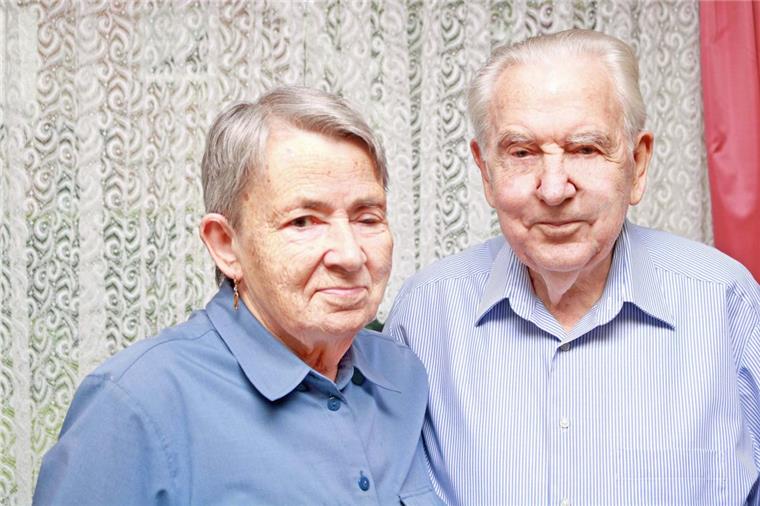 Sie feiern am Mittwoch das seltene Fest der eisernen Hochzeit: Inge und Alfred Richter aus Uthlede.