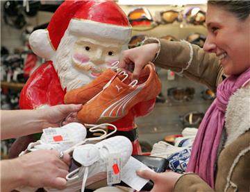 Sie gefallen nicht, die neuen Turnschuhe? Dann wird ab heute umgetauscht. 