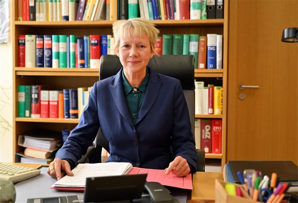 Aufregung um Arbeitszeit: Aufzeichnung oder Flexibilität? Sie hat bei der Arbeitszeiterfassung Fakten geschaffen - die Präsidentin des Bundesarbeitsgerichts, Inken Gallner. (Archivbild)