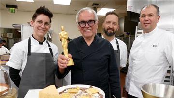 Sie kochen für die Stars: Wolfgang Puck und sein Team.