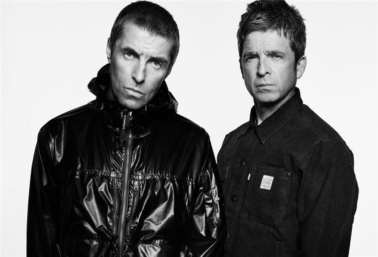 Comeback von Oasis: Noel und Liam Gallagher kündigen Tour an Sie tun es wieder: Liam (l) und Noel Gallagher wollen zusammen auf der Bühne stehen.