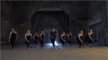 Sie waren die ersten nach 54 Jahren Pause, die auf der alten Bühne des Tivoli stehen durften: Die Stepptanzgruppe „Beat It!“.
