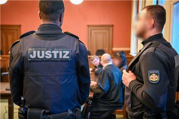 Siebter Verhandlungstag im Prozess gegen das beschuldigte Pärchen: Die Beteiligten in Erwartung der Zeugenaussagen. 
