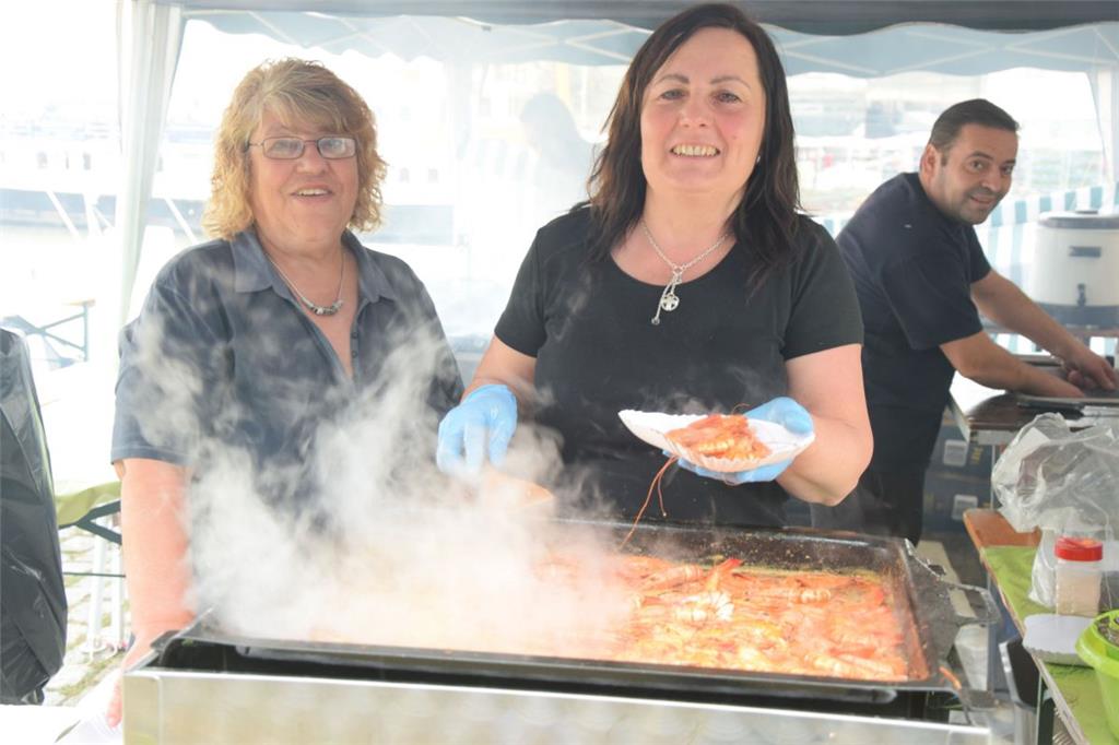 Siegerehrung bei der Fisch-Grillmeisterschaft: 1. Platz:    Bodes & Friends; 2.	...