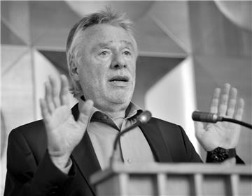 Siegfried Breuer, langjähriger Vorsitzender der Bremerhavener SPD, ist im Alter von 70 Jahren gestorben.