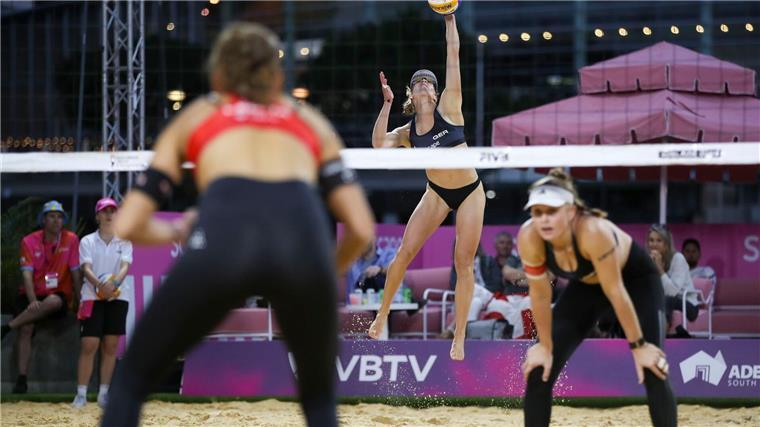 Siegten auch in ihrem zweiten WM-Spiel: Melanie Paul (M) und Lea Kunst