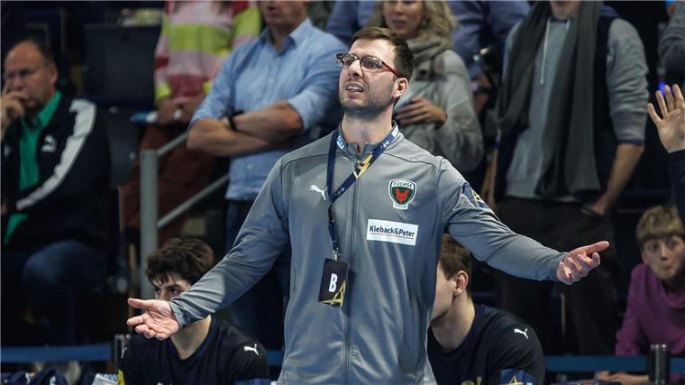 Siewert hatte die Füchse in der letzten Saison zur ersten Meisterschaft geführt. (Archivbild)