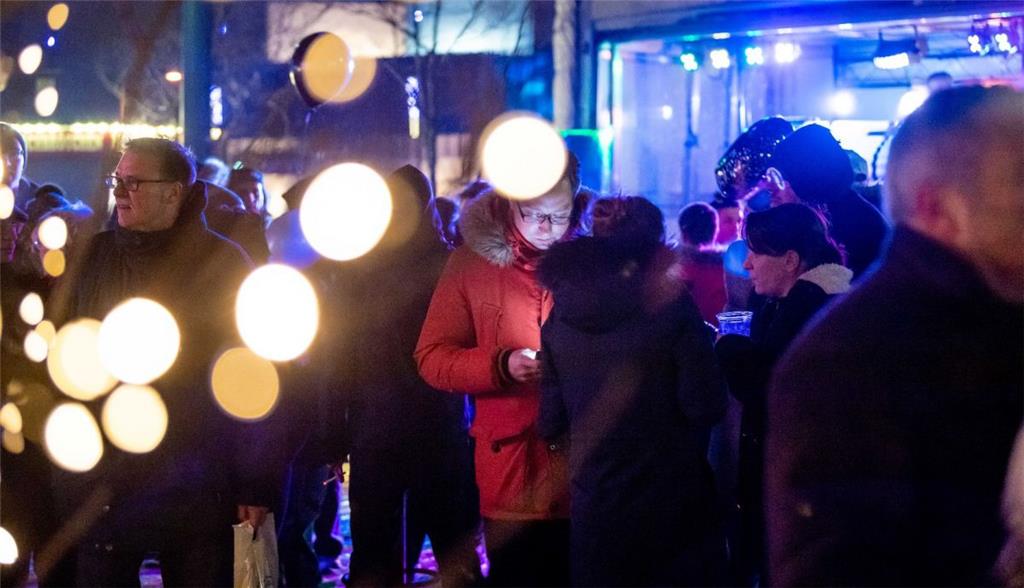Silvester 2018/19 am Bremerhavener Deich und Neuen Hafen mit Havenwelten. Foto: ...