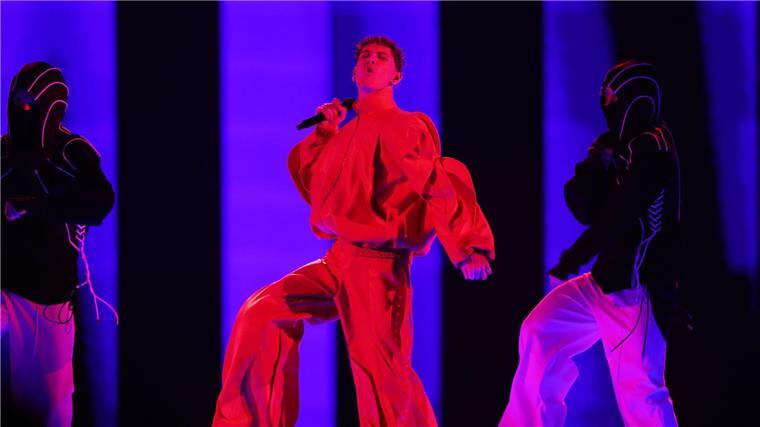ESC-Finale hat begonnen: Pfiffe für Israel Silvester Belt (M) aus Litauen mit dem Titel „Luktelk“ auf der Bühne beim Finale des Eurovision Song Contest 2024.